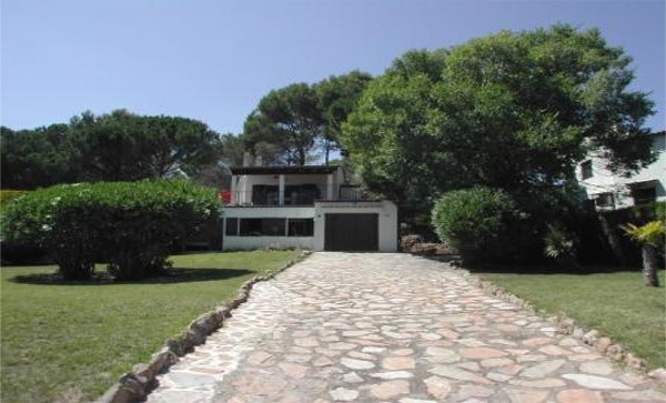 3 Bedroom Holiday Villa Torre Vella, Estartit (Sleeps 6 / 8)
