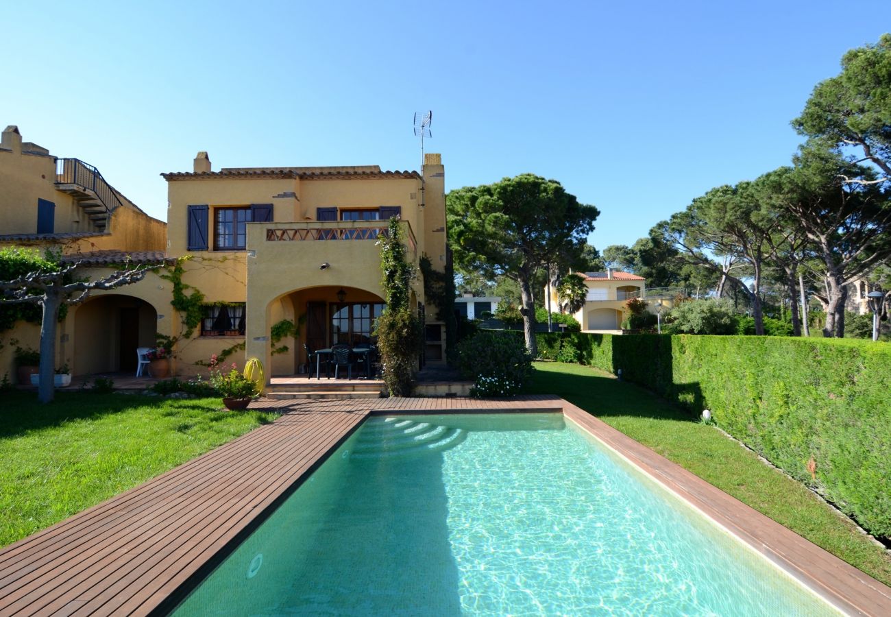 Holiday Villa Rental in Torre Vella