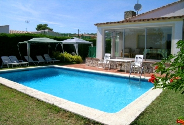 2 Bedroom Vacation Villa in Torre Gran