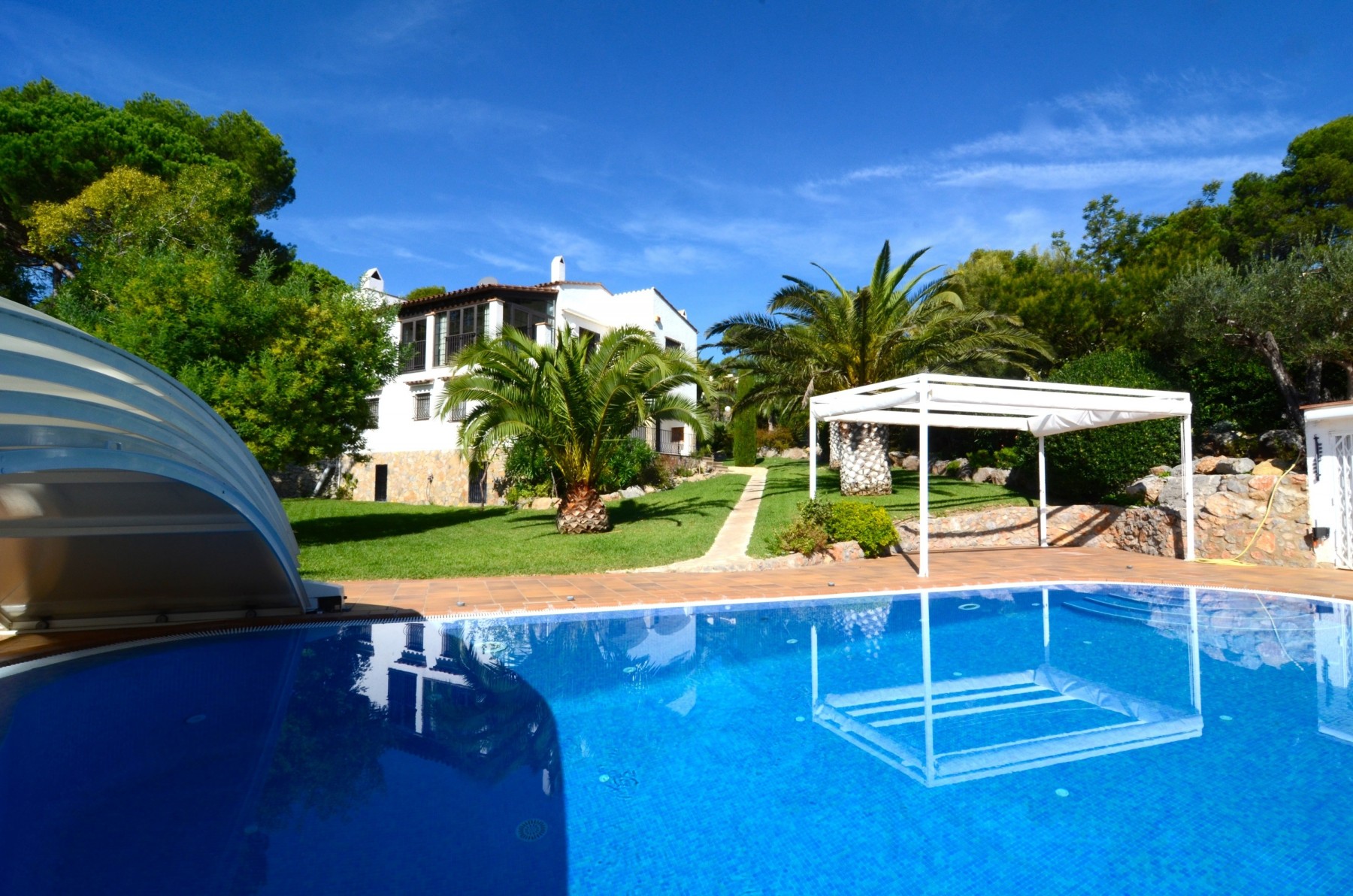 3 Bedroom Vacation Villa With Private Pool in Torre Vella