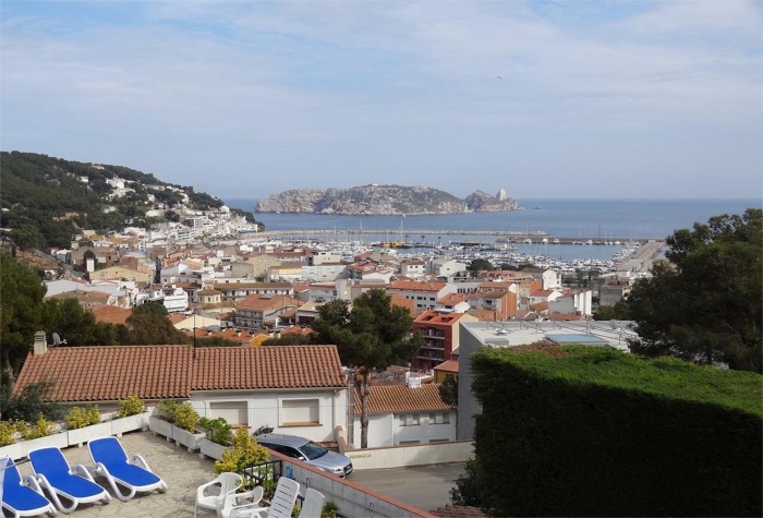 5 Bedroom Vacation Villa Rental on Rocamaura